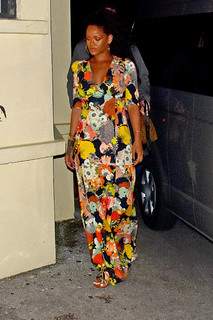 Rihanna feet photo thumbnail