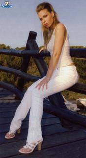 Ilary Blasi feet photo thumbnail