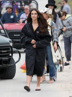 Jessica Lowndes feet photo thumbnail