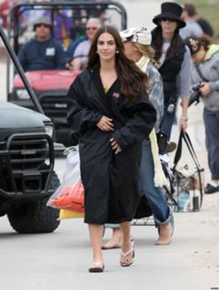 Jessica Lowndes feet photo thumbnail