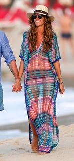 Izabel Goulart feet photo thumbnail