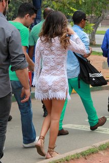 Paula Fernandes feet photo thumbnail