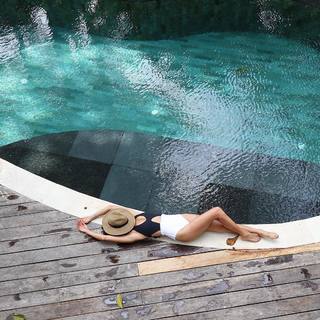Jamie Chung feet photo thumbnail