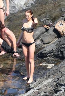 Lindsay Lohan feet photo thumbnail