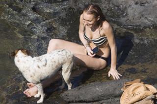 Lindsay Lohan feet photo thumbnail