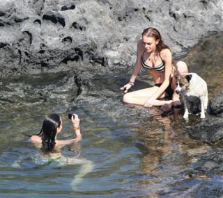 Lindsay Lohan feet photo thumbnail