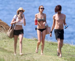 Lindsay Lohan feet photo thumbnail
