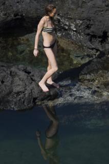 Lindsay Lohan feet photo thumbnail