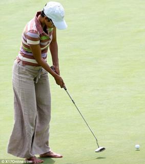 Halle Berry feet photo thumbnail