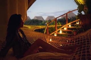 Shay Mitchell feet photo thumbnail