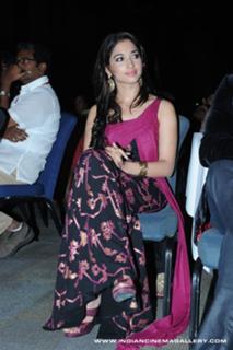 Tamannaah Bhatia feet photo thumbnail
