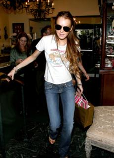 Lindsay Lohan feet photo thumbnail