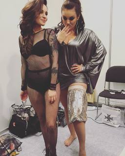 Ewa Farna feet photo thumbnail