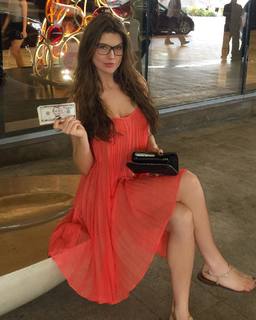 Amanda Cerny feet photo thumbnail