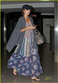 Miranda Kerr feet photo thumbnail