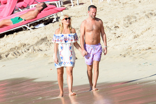 Holly Willoughby feet photo thumbnail