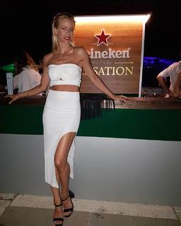 Nicole Neumann feet photo thumbnail