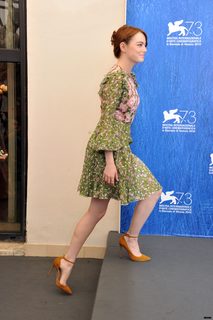 Emma Stone feet photo thumbnail