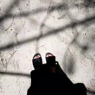Nicole Neumann feet photo thumbnail