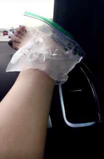 Amanda Cerny feet photo thumbnail