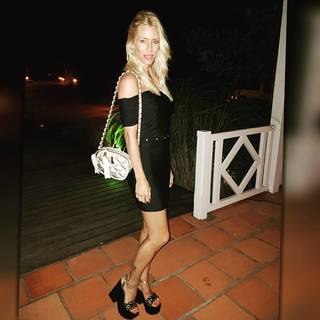 Nicole Neumann feet photo thumbnail