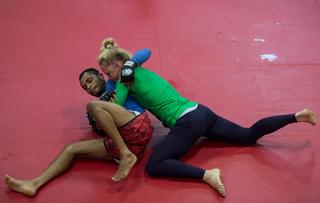 Holly Holm feet photo thumbnail