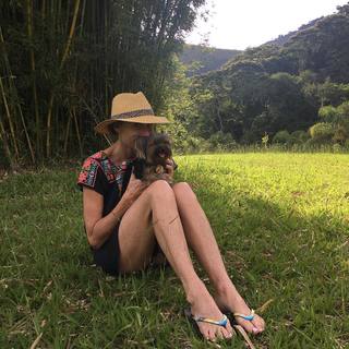 Minnie Driver feet photo thumbnail
