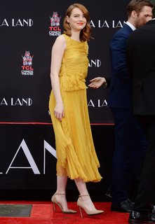 Emma Stone feet photo thumbnail
