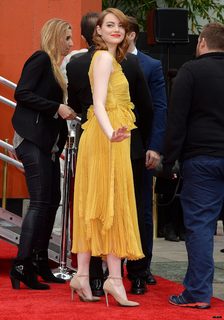 Emma Stone feet photo thumbnail