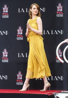 Emma Stone feet photo thumbnail