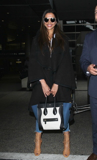 Deepika Padukone feet photo thumbnail