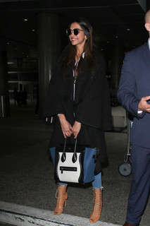 Deepika Padukone feet photo thumbnail