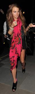 Lindsay Lohan feet photo thumbnail