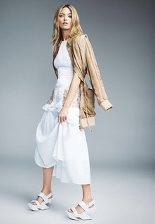 Martha Hunt feet photo thumbnail