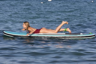 Kimberley Garner feet photo thumbnail