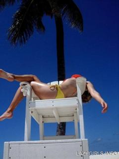 Emily Osment feet photo thumbnail