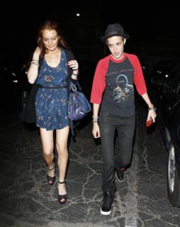 Lindsay Lohan feet photo thumbnail