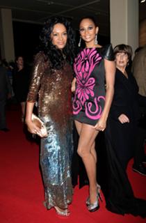 Alesha Dixon feet photo thumbnail