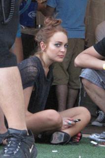 Lindsay Lohan feet photo thumbnail