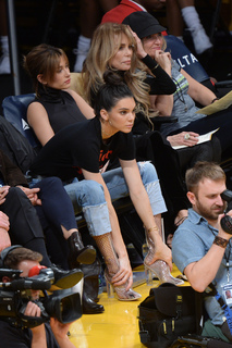 Kendall Jenner feet photo thumbnail