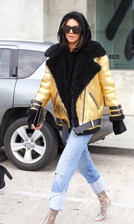 Kendall Jenner feet photo thumbnail
