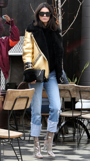 Kendall Jenner feet photo thumbnail
