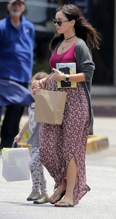 Megan Fox feet photo thumbnail