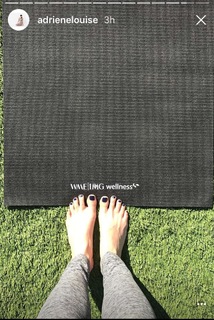 Adriene Mishler feet photo thumbnail
