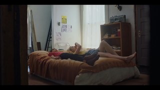 Elle Fanning feet photo thumbnail