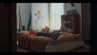 Elle Fanning feet photo thumbnail