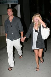 Ali Larter feet photo thumbnail