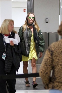 Heidi Klum feet photo thumbnail