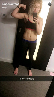 Paige VanZant feet photo thumbnail