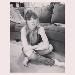 Jennette McCurdy feet photo thumbnail